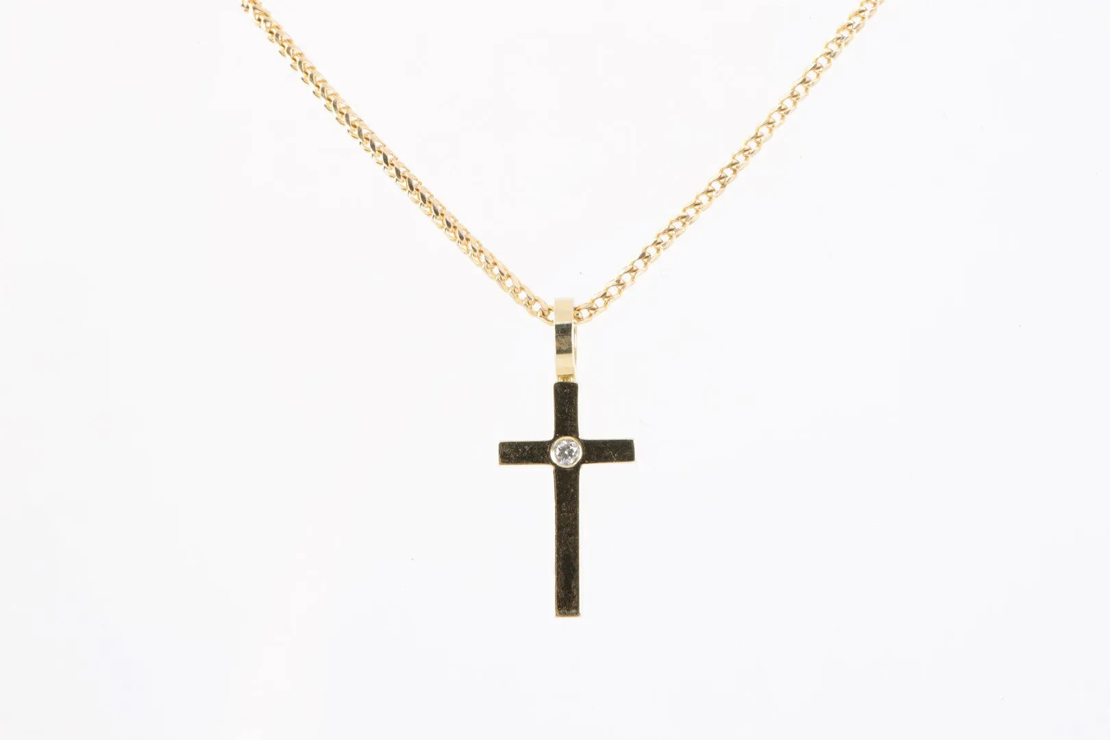 18" 14k Yellow Gold 0.01tcw Diamond Cross Necklace (6.25g.)