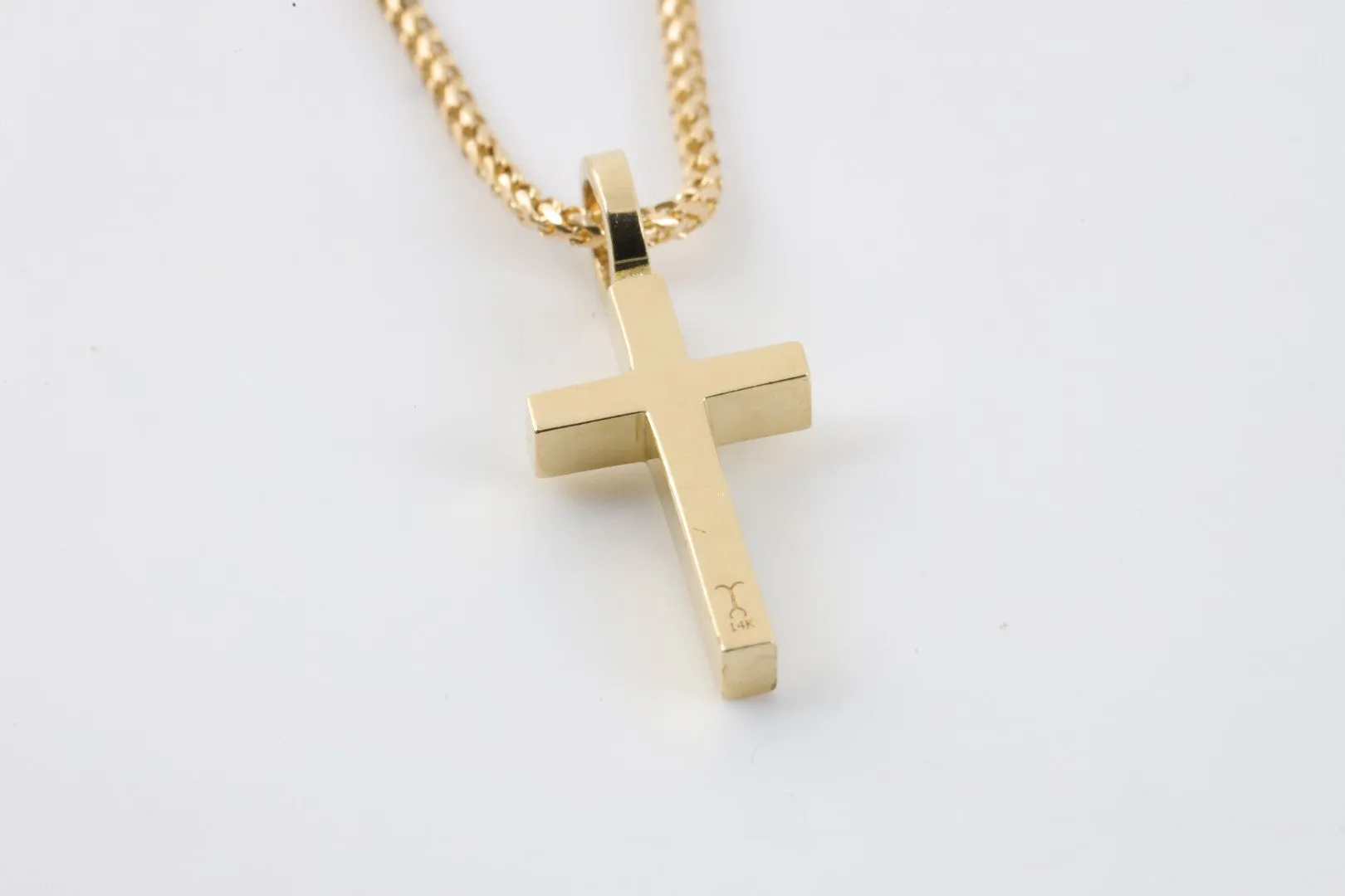 18" 14k Yellow Gold 0.01tcw Diamond Cross Necklace (6.25g.)